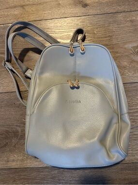 Nevenka Backpack Purse zipper Closure Light Gray EUC